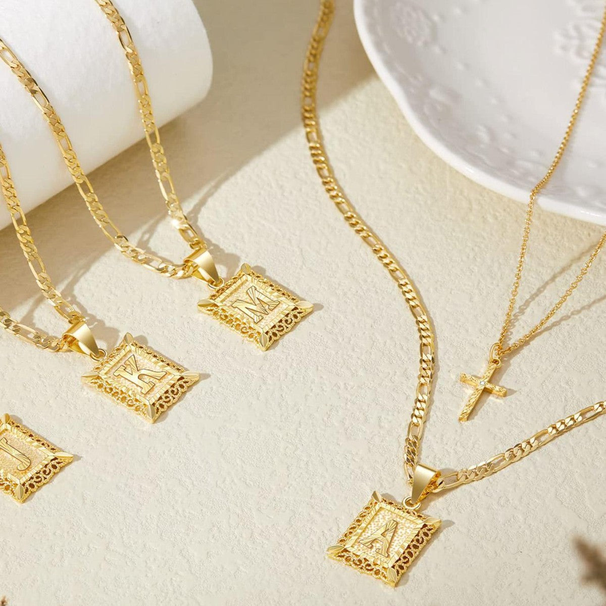Set de 2 Collares 14K con Inicial y Cruz