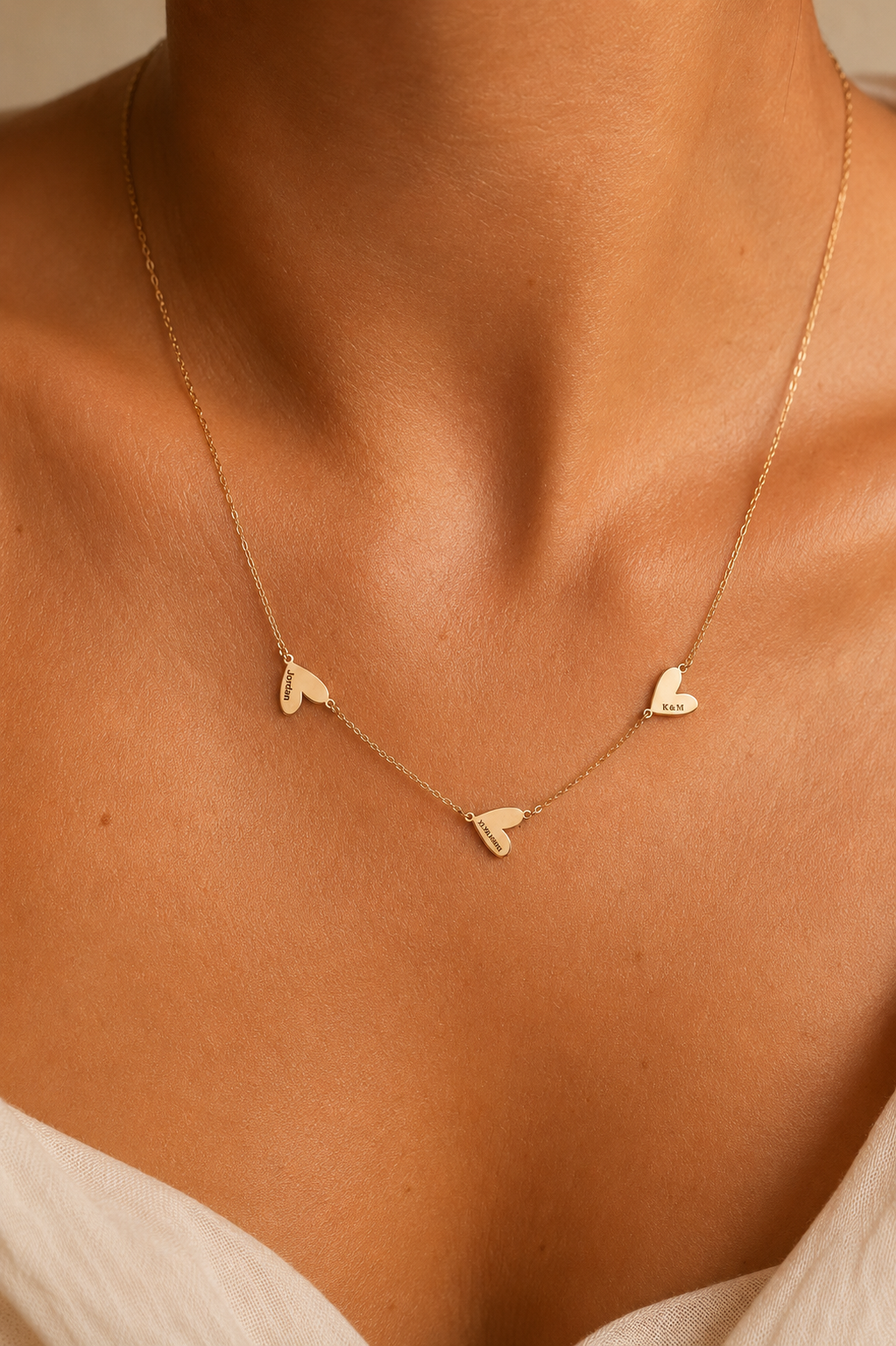 Collar Personalizado con Nombres en Formas de Corazón