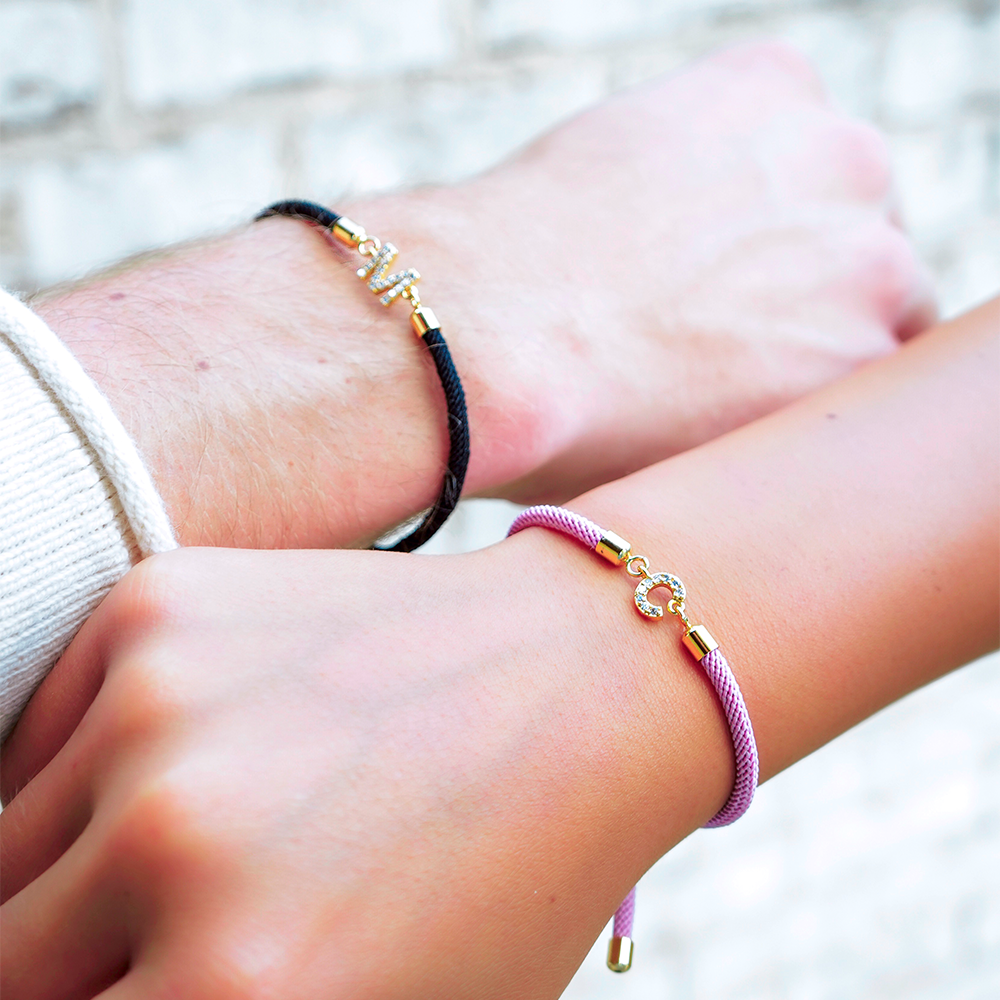 Pulseras Ajustables con Iniciales 1+1 Gratis