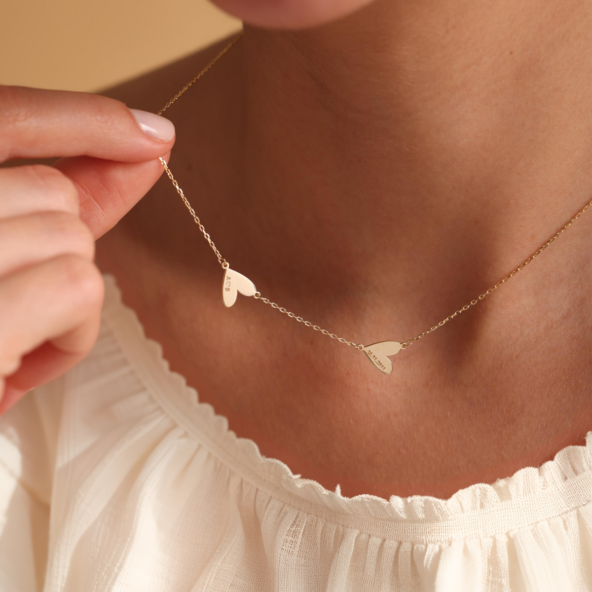 Collar Personalizado con Nombres en Formas de Corazón