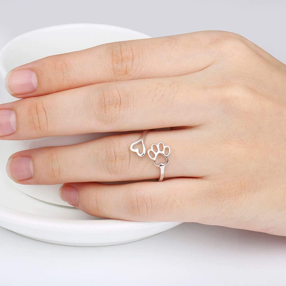 Anillo Artesanal de Patita y Corazón – Ajustable