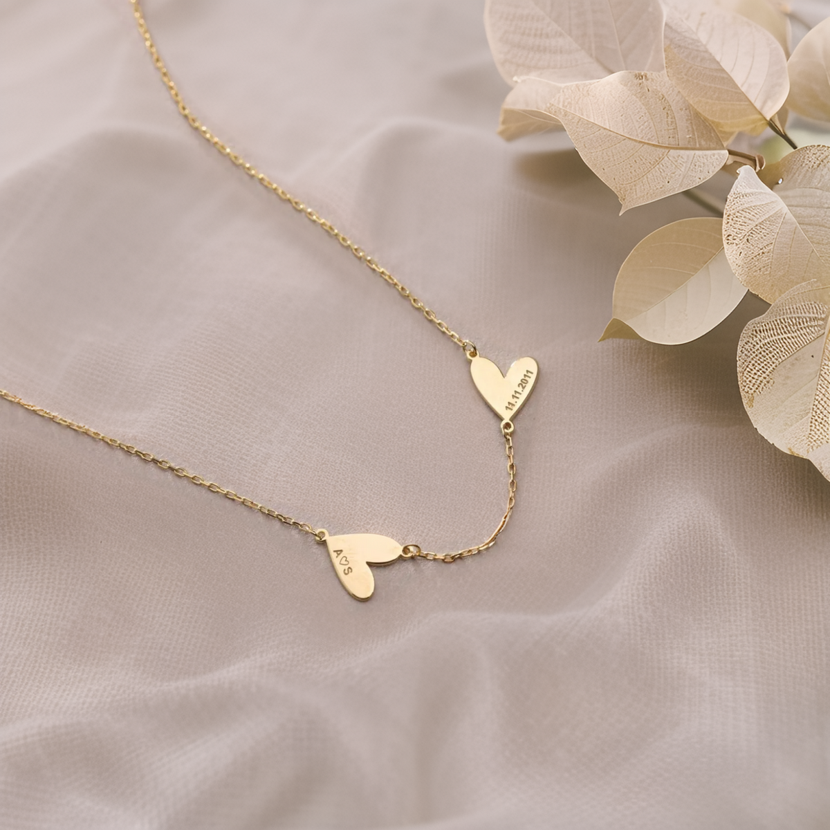 Collar Personalizado con Nombres en Formas de Corazón