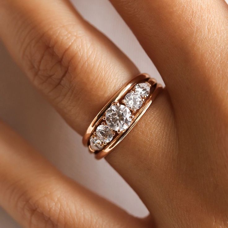 Anillo Vintage Brillante y Dorado