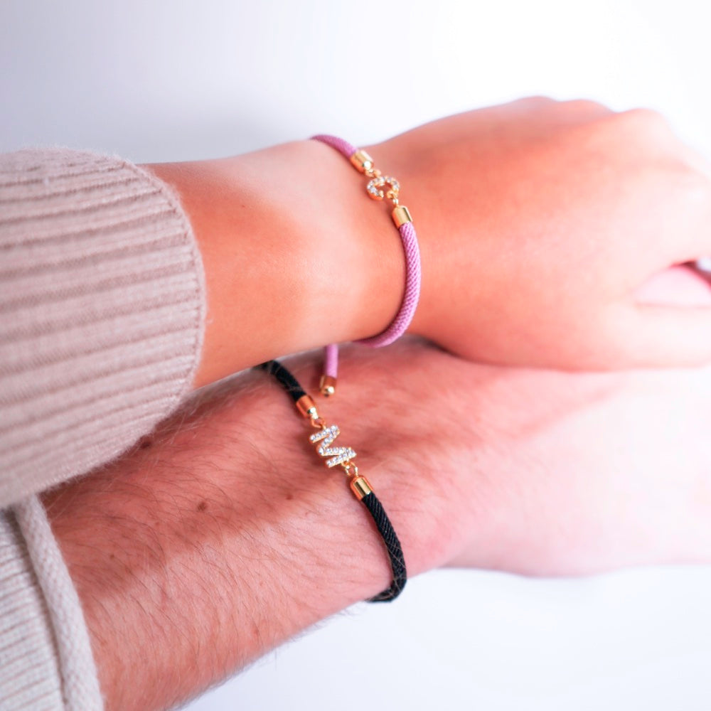 Pulseras Ajustables con Iniciales 1+1 Gratis
