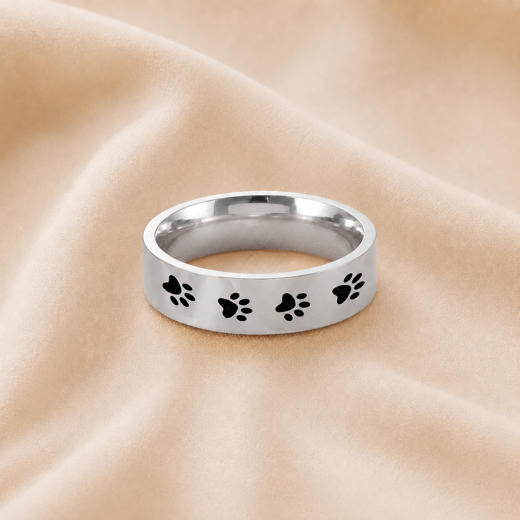 Anillo de Huella de Patas Hecho a Mano en Acero Inoxidable