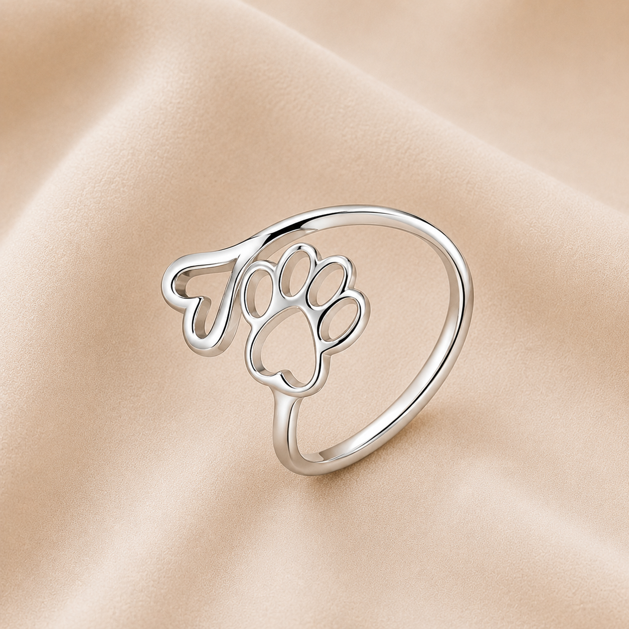 Anillo Artesanal de Patita y Corazón – Ajustable