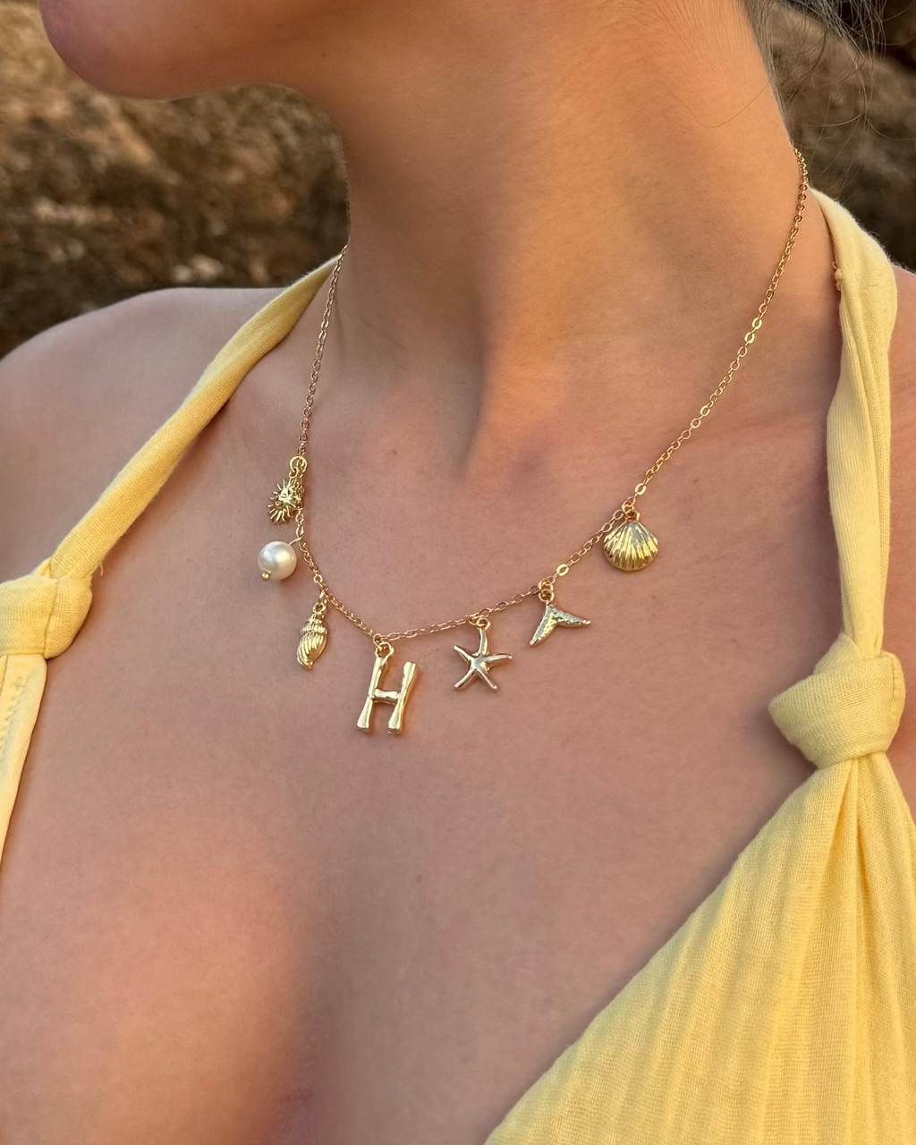 Collar de Letra de Oro Oceánico