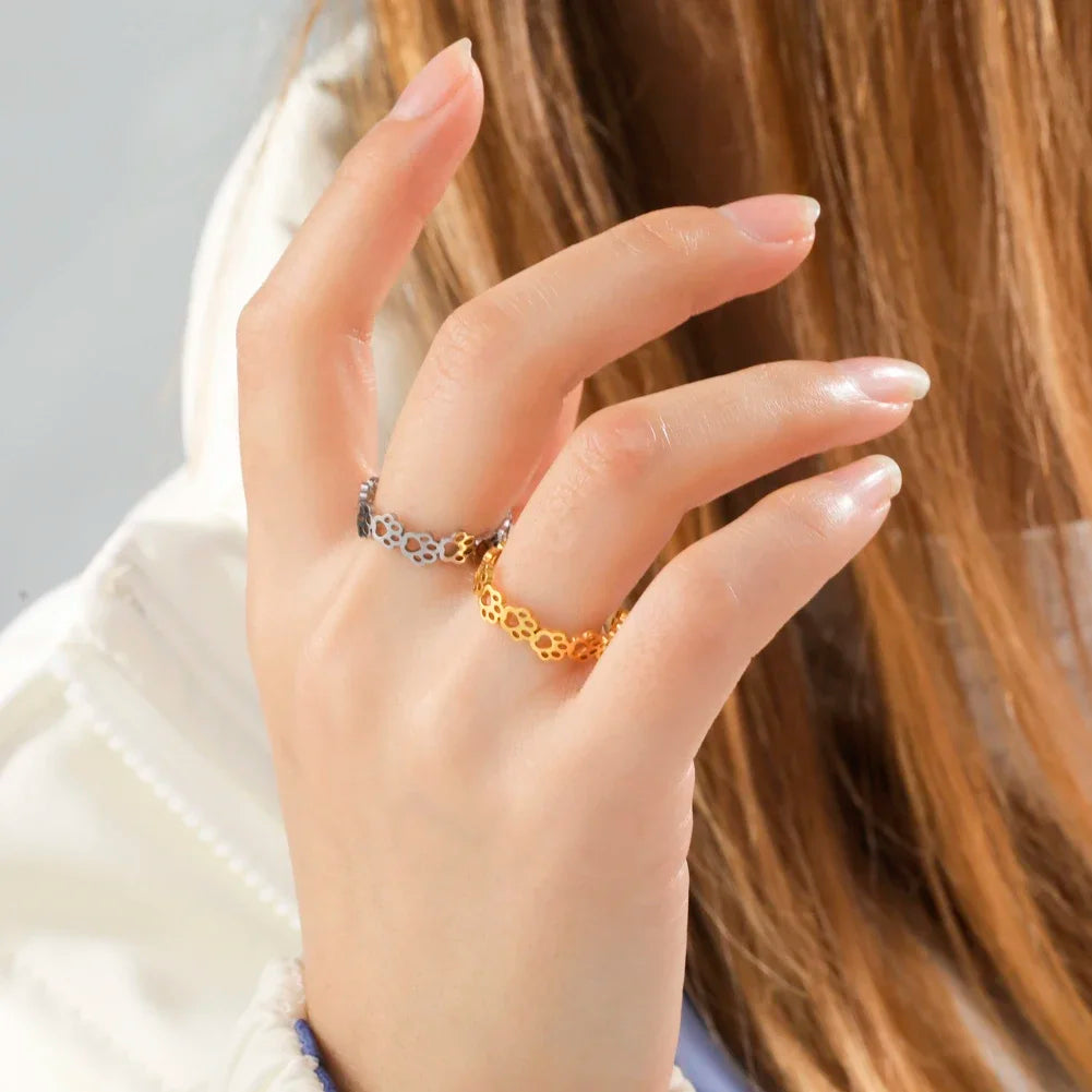 Anillo Ajustable con Huella de Patas – Hecho de Acero Inoxidable