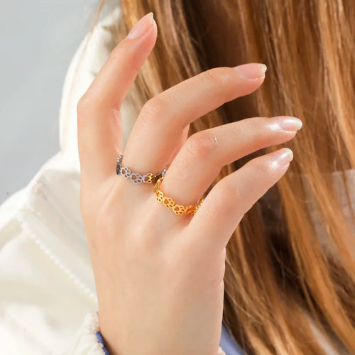 Anillo Ajustable con Huella de Patas – Hecho de Acero Inoxidable