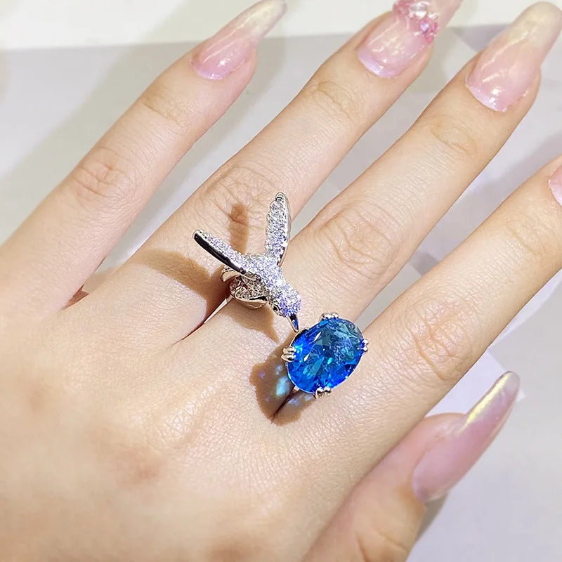 Anillo Ajustable de Piedra Preciosa Colibrí – Circón, Baño de Oro de 14K