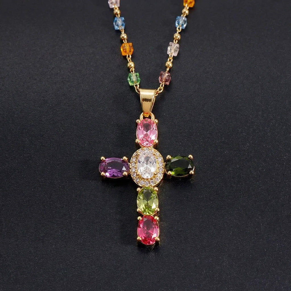 Collar Delicado de Cruz con Gemas de Colores