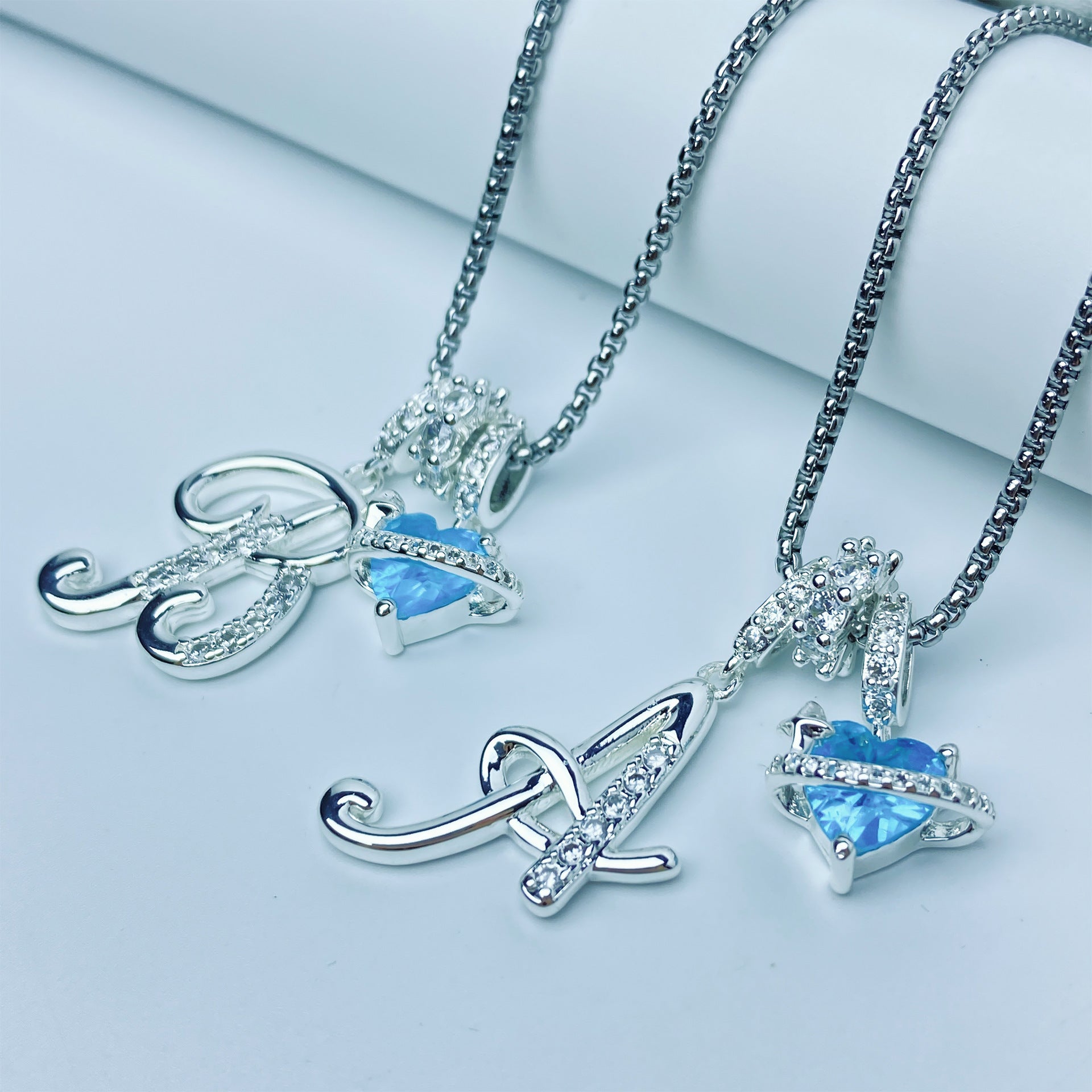 Collar Dopamine con Inicial
